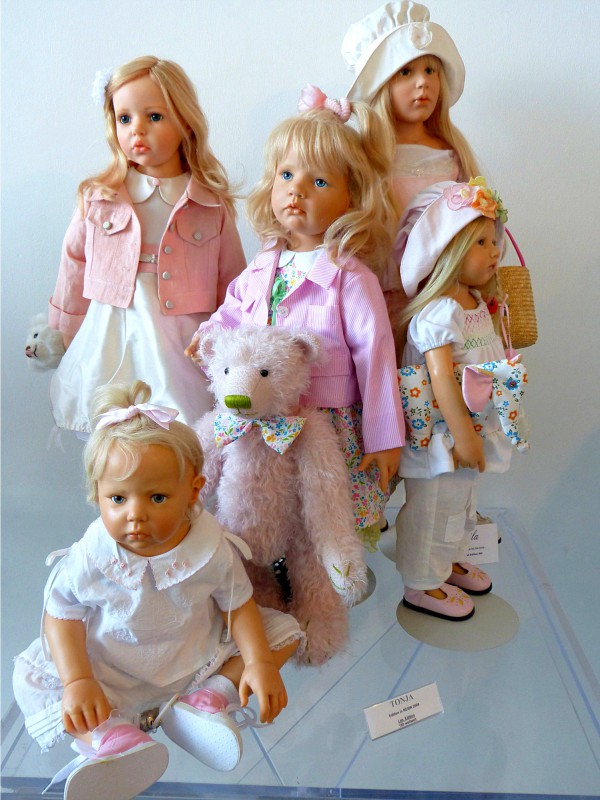 Выставка фарфоровых кукол